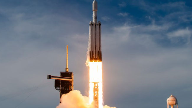 Rocket taking off into space 650 x 366